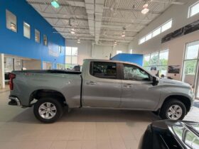 2025 Chevrolet Silverado 1500 Crew Cab Short Box 4