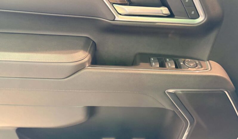 
								2025 Chevrolet Silverado 1500 Crew Cab Short Box 4 full									