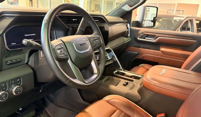 
								2025 GMC Sierra 2500 4wd Crew Cab full									