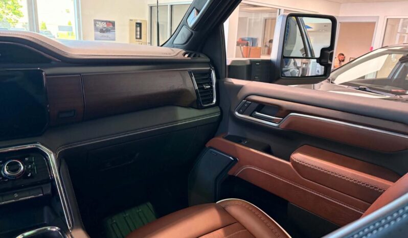 
								2025 GMC Sierra 2500 4wd Crew Cab full									