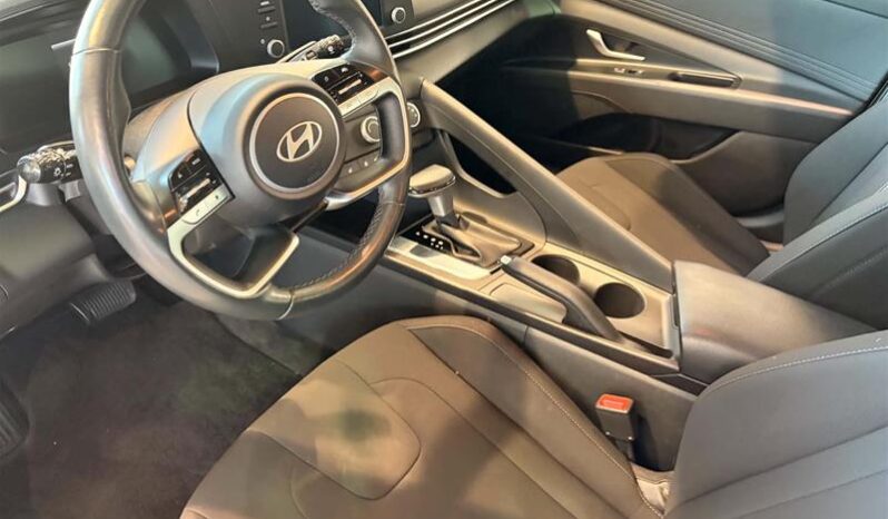 
								2025 Hyundai Elantra Preferred Ivt full									
