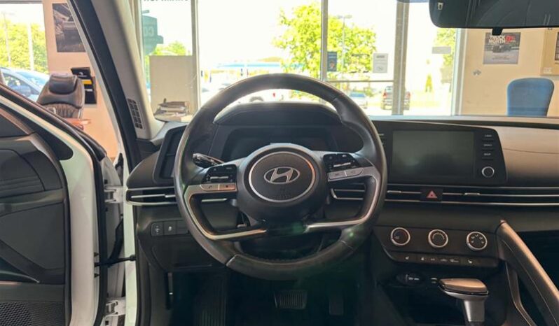 
								2025 Hyundai Elantra Preferred Ivt full									