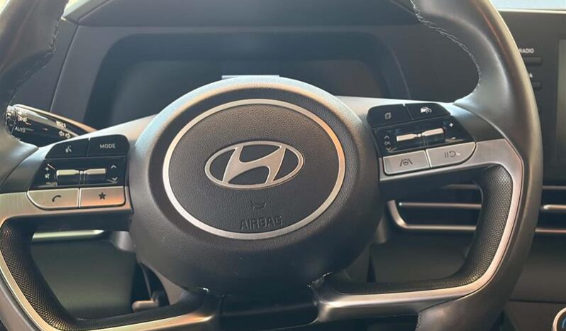 
								2025 Hyundai Elantra Preferred Ivt full									