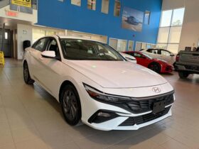 2025 Hyundai Elantra Preferred Ivt