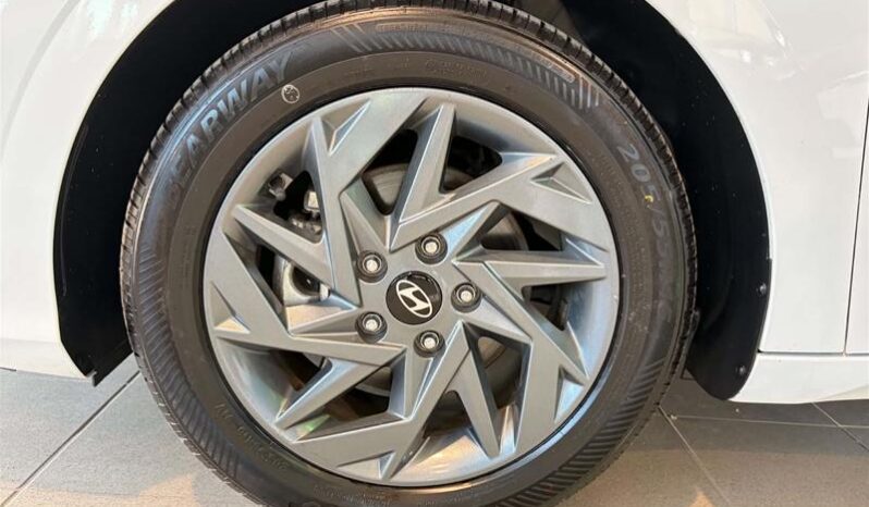 
								2025 Hyundai Elantra Preferred Ivt full									
