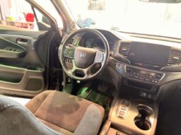 
										2021 Honda Pilot EX full									