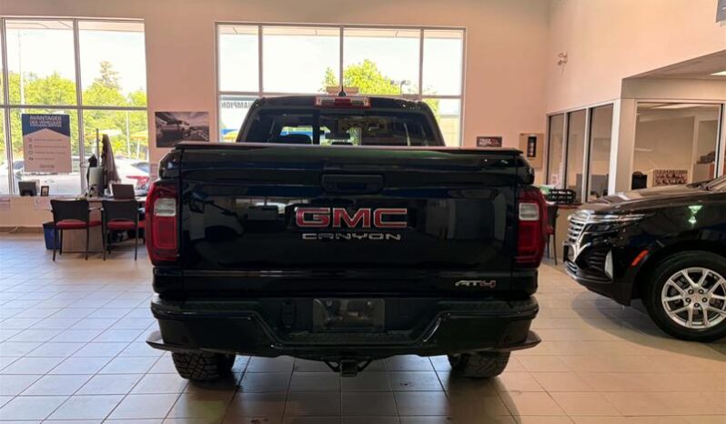 
								2023 GMC Canyon Crew Cab Short Box full									