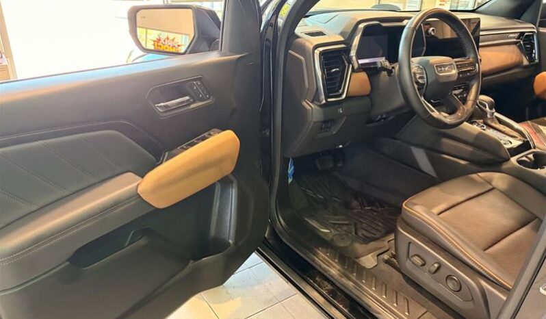 
								2023 GMC Canyon Crew Cab Short Box full									