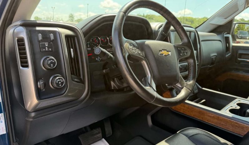 
								2017 Chevrolet Silverado 1500 Crew 4×4 High full									
