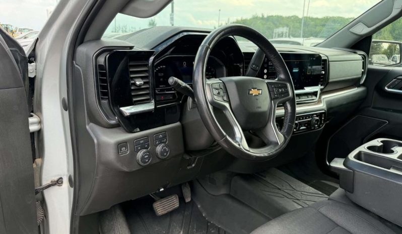 
								2022 Chevrolet Silverado 1500 Crew Cab 4×4 Lt full									