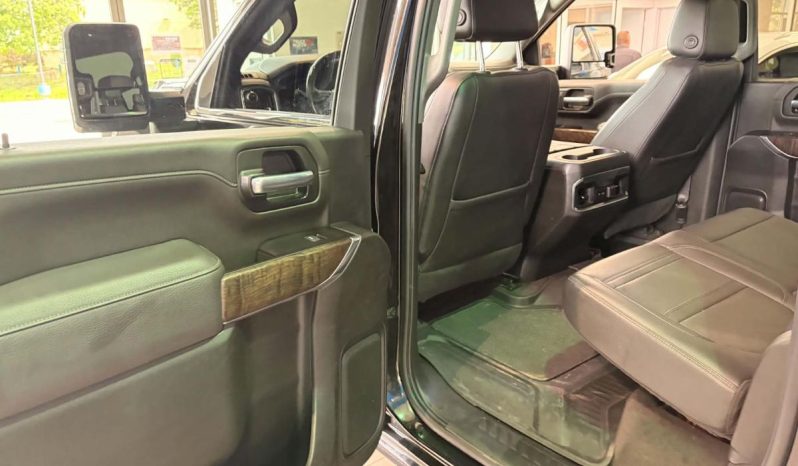 
								2022 GMC Sierra 2500 Crew Cab 4×4 Denali full									