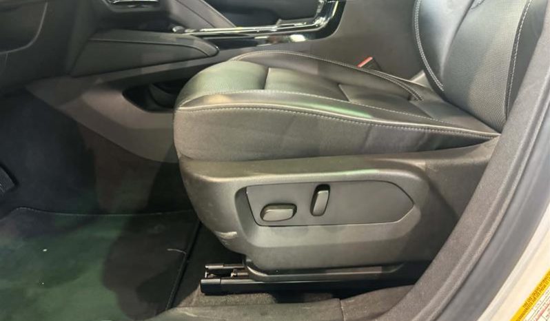 
								2023 Buick Envision Essence Awd full									