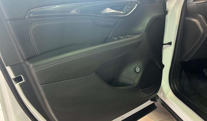 
								2023 Buick Envision Essence Awd full									