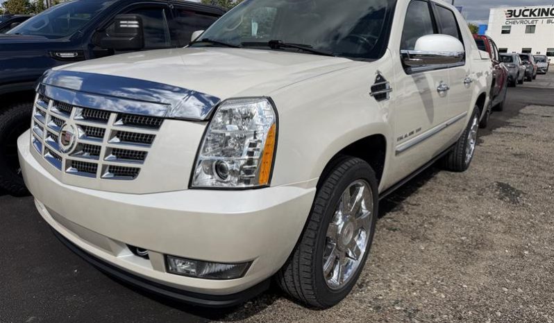 2013 Cadillac Escalade - Used SUV - VIN: 3GYT4NEF5DG170944 - Buckingham Chevrolet Buick GMC Gatineau