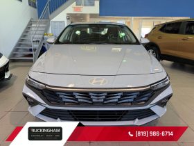 2025 Hyundai Elantra Essential Ivt
