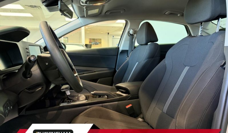 
								2025 Hyundai Elantra Essential Ivt full									