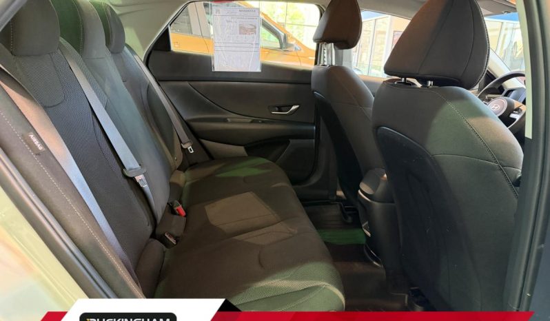 
								2025 Hyundai Elantra Essential Ivt full									