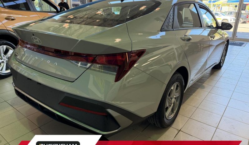 
								2025 Hyundai Elantra Essential Ivt full									