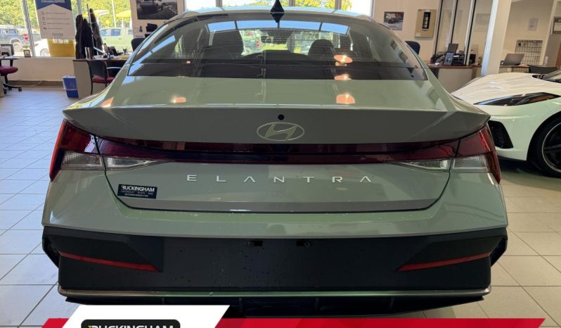 
								2025 Hyundai Elantra Essential Ivt full									