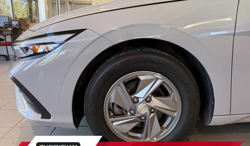 
								2025 Hyundai Elantra Essential Ivt full									