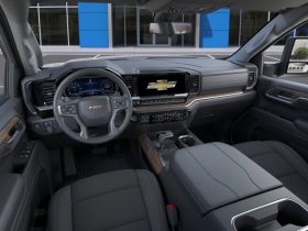 2026 Chevrolet Silverado 1500 Crew Cab Short Box 4