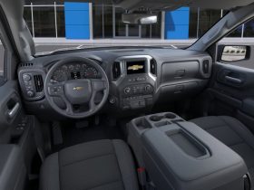 2026 Chevrolet Silverado 1500 Crew Cab Short Box 4