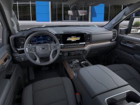 2026 Chevrolet Silverado 1500 Crew Cab Short Box 4