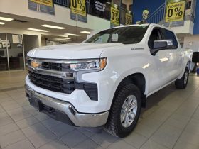 2025 Chevrolet Silverado 1500 Crew Cab Short Box 4